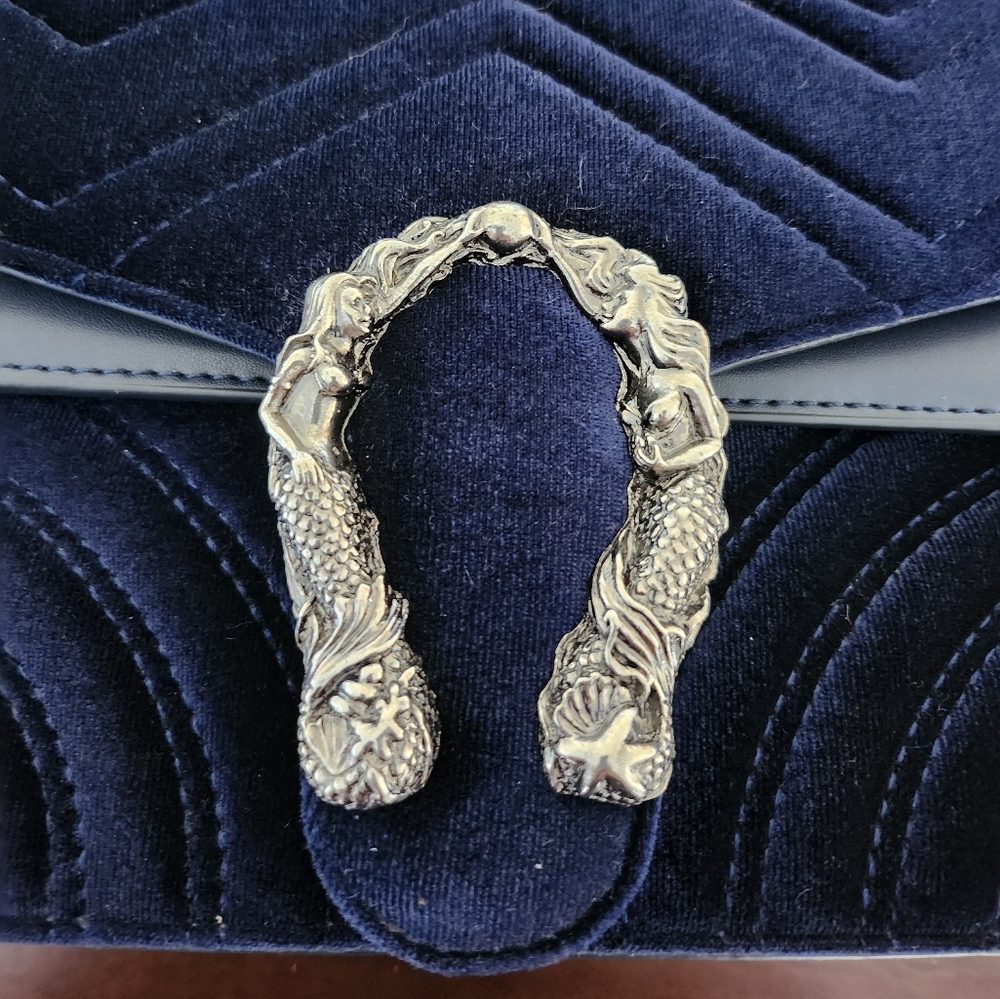 Beautiful Handbag - Picture 3 of 9
